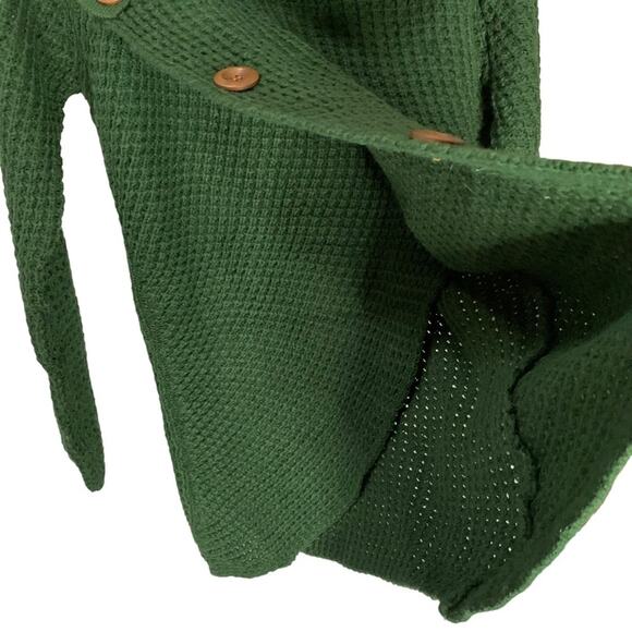 Green Cowl Neck Sweater. - Picture 7 of 9